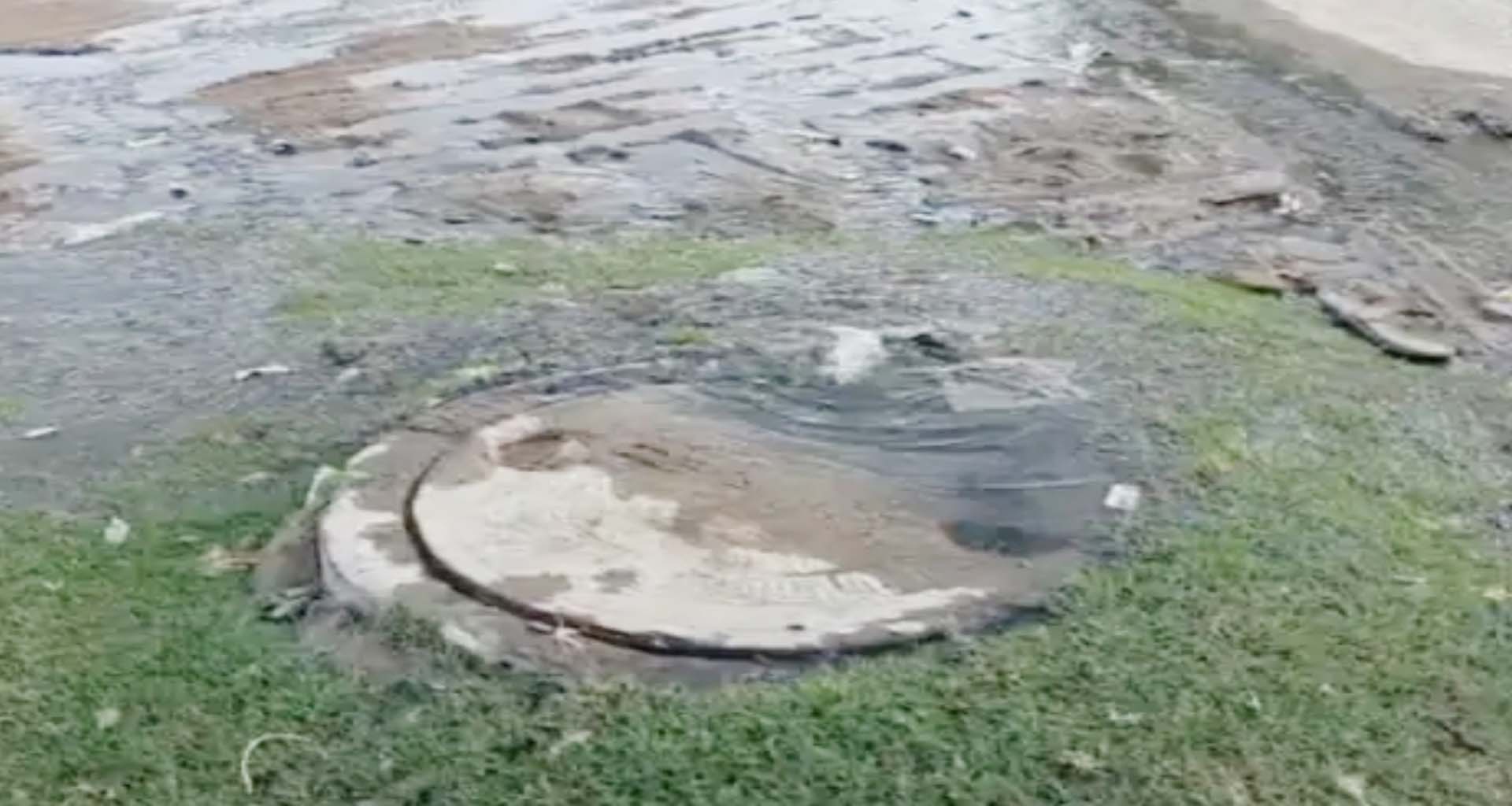 પાટણનો ખાલક્ષાપીર વિસ્તાર નરકાગારમાં ફેરવાયો: ઉભરાતી ગટરોની સમસ્યા 'જૈસે થૈ'