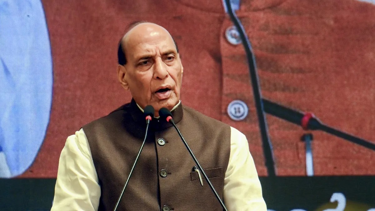 મધ્ય પૂર્વમાં ચાલી રહેલા યુદ્ધ વચ્ચે રાજનાથ સિંહની પાકિસ્તાનને ચેતવણી