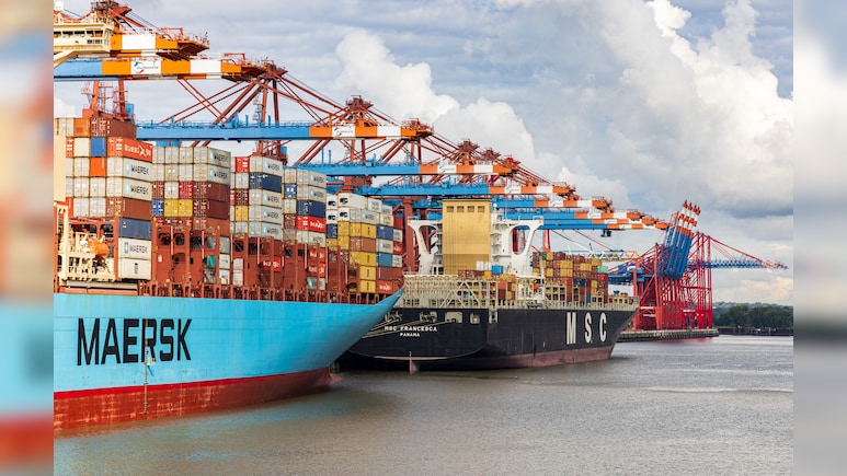 મધ્ય-પૂર્વ તણાવ, યુએસ ટેરિફ દબાણ છતાં નાણાકીય વર્ષ 26 ના અંતે ભારતની નિકાસમાં વધારો જોવા મળ્યો