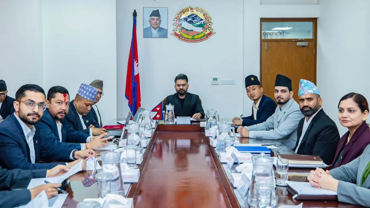 નેપાળમાં પેટ્રોલની ભારે અછત, સરકારે અઠવાડિયામાં બે દિવસની રજા જાહેર કરી