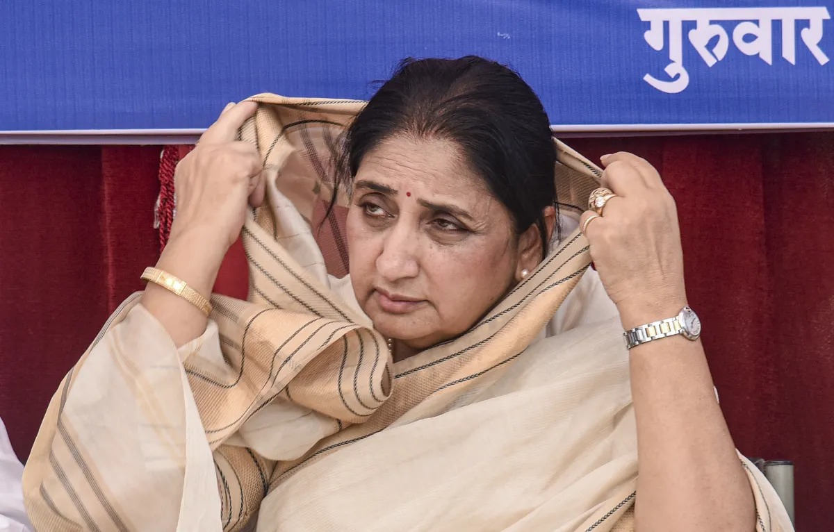 બારામતી વિધાનસભા પેટાચૂંટણી માટે સુનેત્રા પવારે ઉમેદવારી નોંધાવી, 23 એપ્રિલે મતદાન યોજાશે