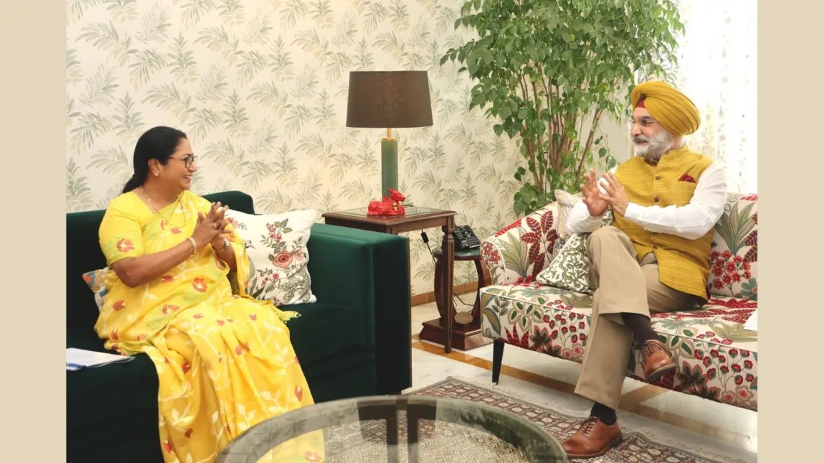 CM રેખા ગુપ્તા LG તરનજીત સિંહ સંધુને મળ્યા, ઉનાળાની તૈયારીઓની સમીક્ષા કરી