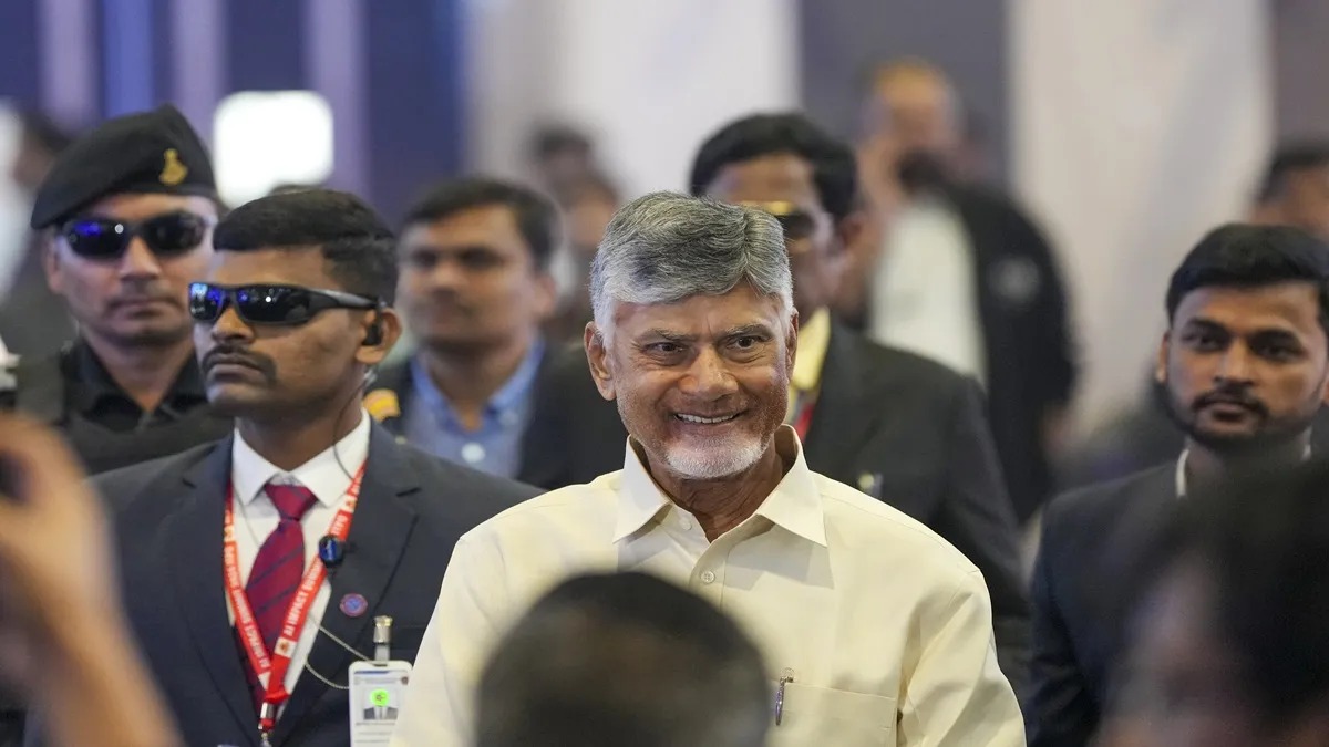 આંધ્રપ્રદેશના મુખ્યમંત્રી ચંદ્રબાબુ નાયડુએ અમરાવતી આંધ્રપ્રદેશની રાજધાની જાહેર કરી