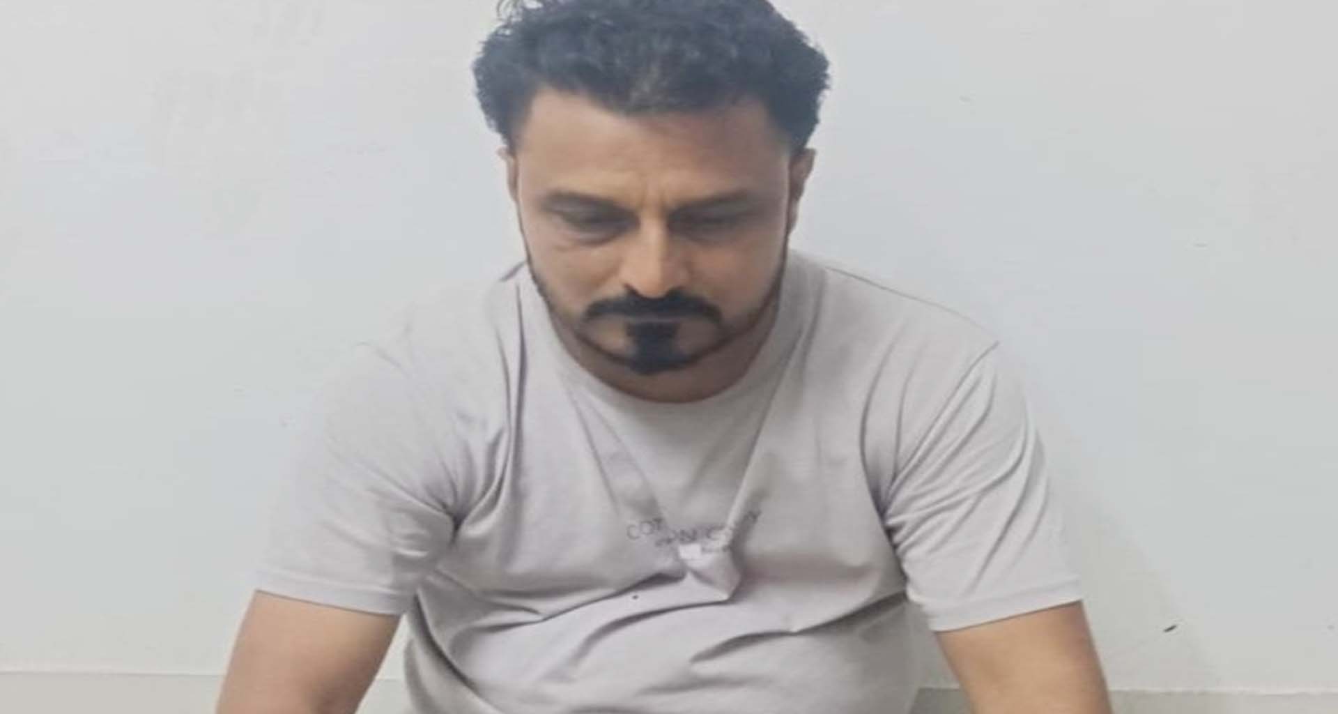 ડીસામાં ઓનલાઇન ક્રિકેટ સટ્ટા પર પોલીસની ત્રાટક; મોબાઈલ અને રોકડ સાથે એક શખ્સ ઝડપાયો