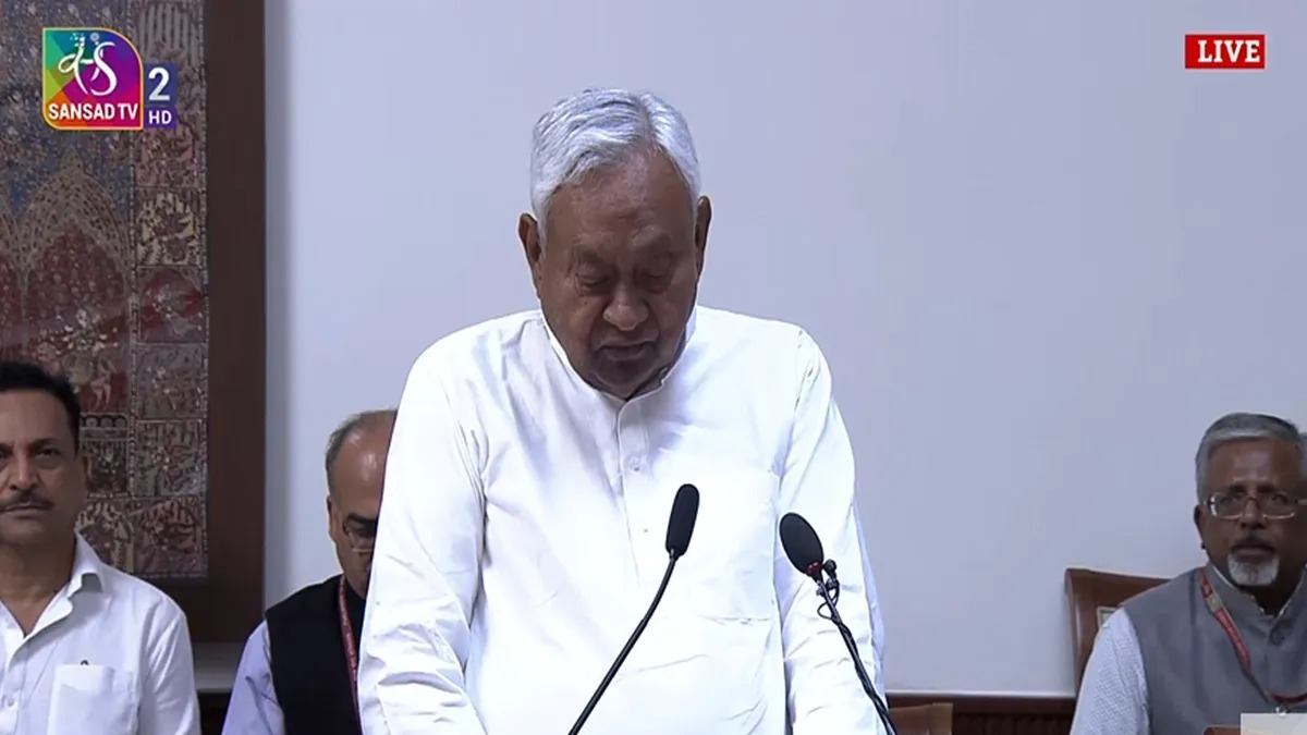 નીતિશ કુમારે નવા સંસદીય કાર્યકાળ માટે રાજ્યસભાના સાંસદ તરીકે શપથ લીધા