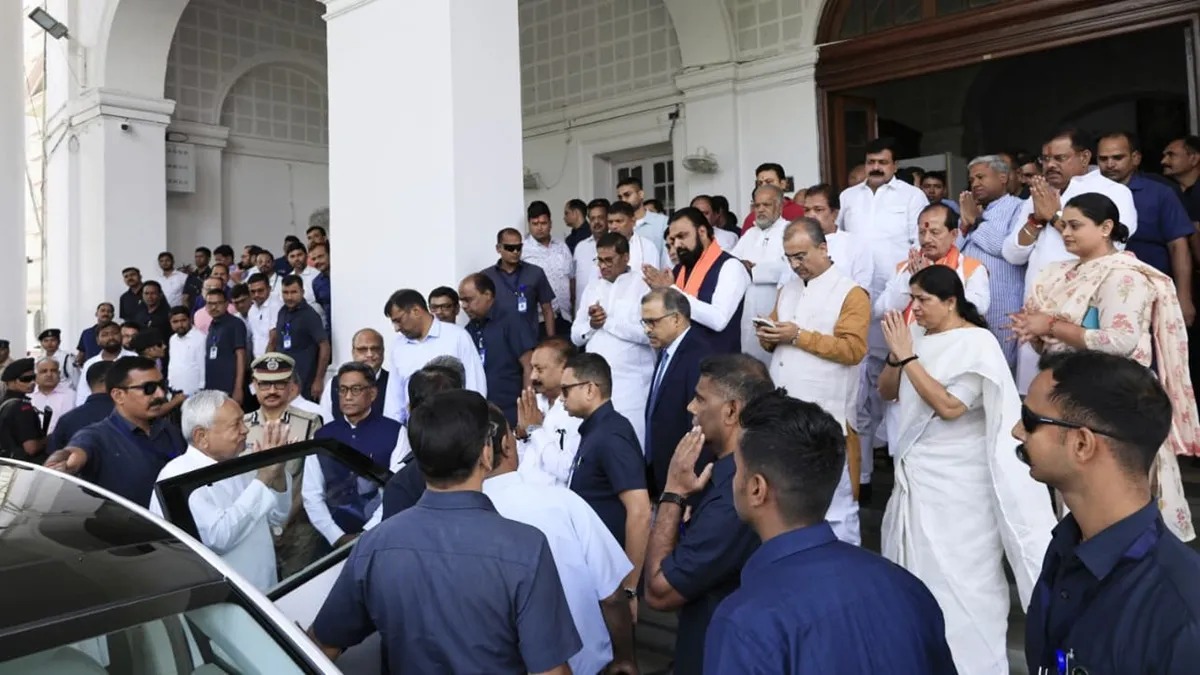 'હું હવે જઈ રહ્યો છું', નીતિશ કુમારે છેલ્લી કેબિનેટ બેઠકમાં રાજીનામાની જાહેરાત કરી