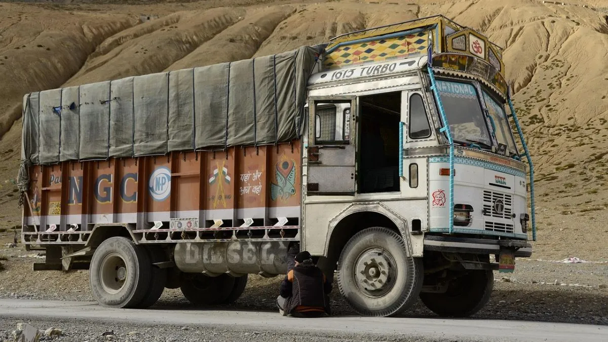 ઓવરલોડિંગને કારણે ટોલ ટેક્સમાં ચાર ગણો વધારો થશે, રાષ્ટ્રીય ધોરીમાર્ગો પર માલવાહક નિયમોમાં મોટા ફેરફારો