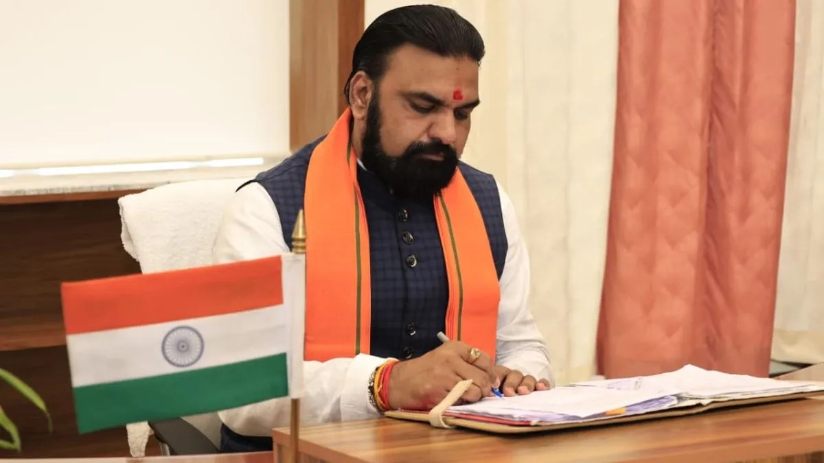 સમ્રાટના માથા પર મુખ્યમંત્રીનો 'મુગટ'