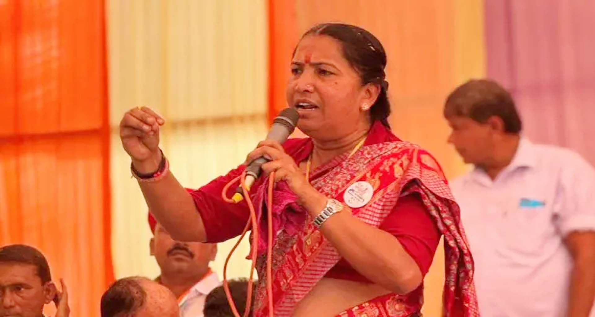 બનાસકાંઠાના રાજકારણમાં ગરમાવો : ગેનીબેન ઠાકોરે સત્તાધારી પક્ષ સામે મોરચો માંડ્યો