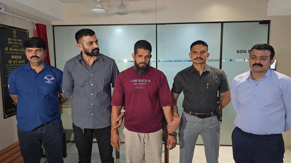 જીમ ટ્રેનરે ઉદ્યોગપતિની પત્ની સાથે મિત્રતા કરી, બ્લેકમેલ કરીને 5 લાખ રૂપિયાની માંગણી કરી