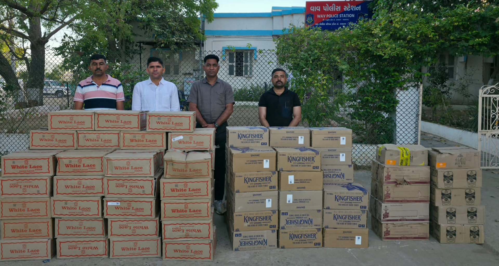   વાવના મંડીચોકમાંથી વિદેશી દારૂ ભરેલી સ્કોર્પિયો ઝડપાઈ