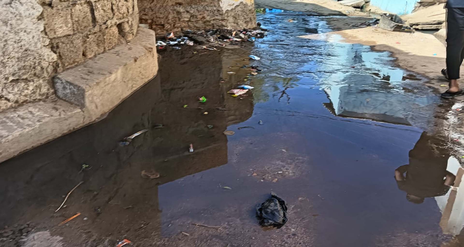 ડીસામાં ગટરના પાણીથી ત્રાહિમામ, વોર્ડ-૯ ના રહીશોનો ચૂંટણી બહિષ્કારનો મિજાજ