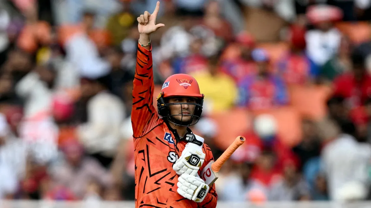 4,4,4,6,6: અભિષેક શર્માએ ઇતિહાસ રચ્યો, ફક્ત આટલા બોલમાં અડધી સદી ફટકારી, પોતાનો જ રેકોર્ડ તોડ્યો