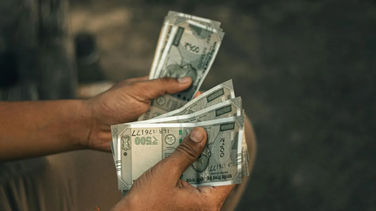 સરકારી કર્મચારીઓ અને પેન્શનરો માટે ખુશીની લહેર! કેબિનેટે મોંઘવારી ભથ્થામાં 2%નો વધારો મંજૂર કર્યો