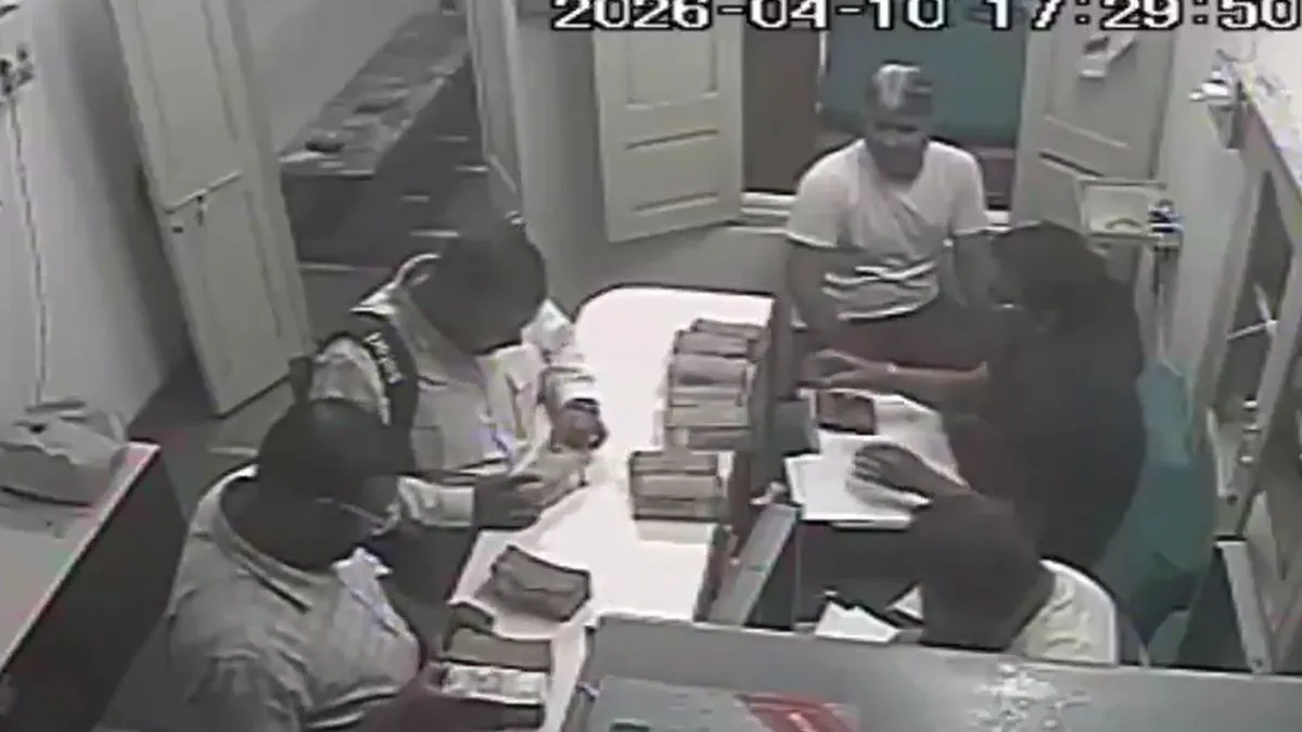 સુરત ક્રાઈમ બ્રાન્ચે દિલ્હી-સુરત હવાલા નેટવર્કનો પર્દાફાશ કર્યો, AAP સાથે જોડાયેલ CCTV ફૂટેજ સામે આવ્યા