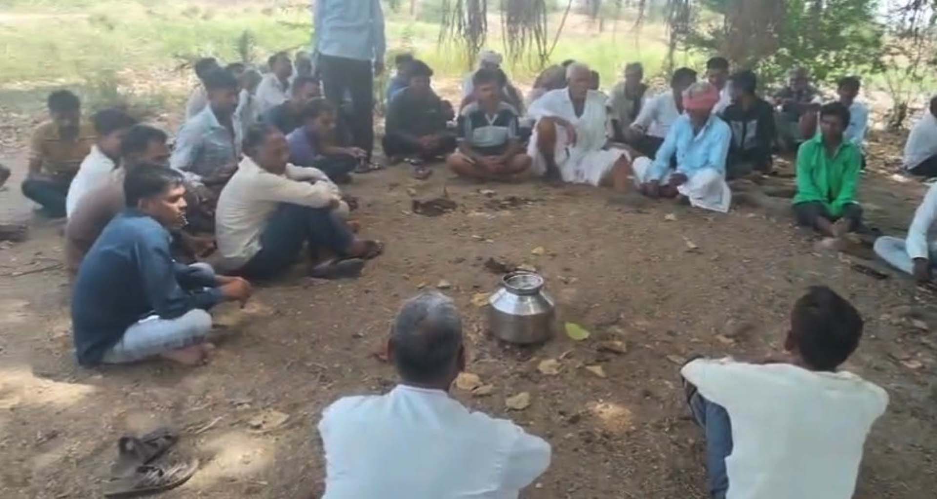 અમીરગઢનું વેરા ગામ આક્રમક: પડતર પ્રશ્નો ઉકેલાતા 'ચૂંટણી બહિષ્કાર'નો નિર્ણય