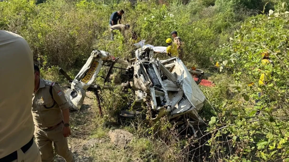 ટિહરી ગઢવાલમાં વાહન ઊંડી ખાઈમાં પડ્યું, 8 લોકોના મોત, અંતિમ સંસ્કારમાંથી પરત ફરી રહ્યા હતા