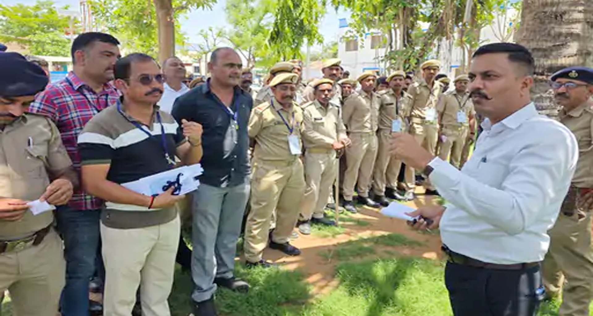 સાબરકાંઠા : સ્થાનિક સ્વરાજ્ય ચૂંટણીનો જંગ, આવતીકાલે EVM ડિસ્પેચિંગ અને પોલીસ બંદોબસ્તની ફાળવણી