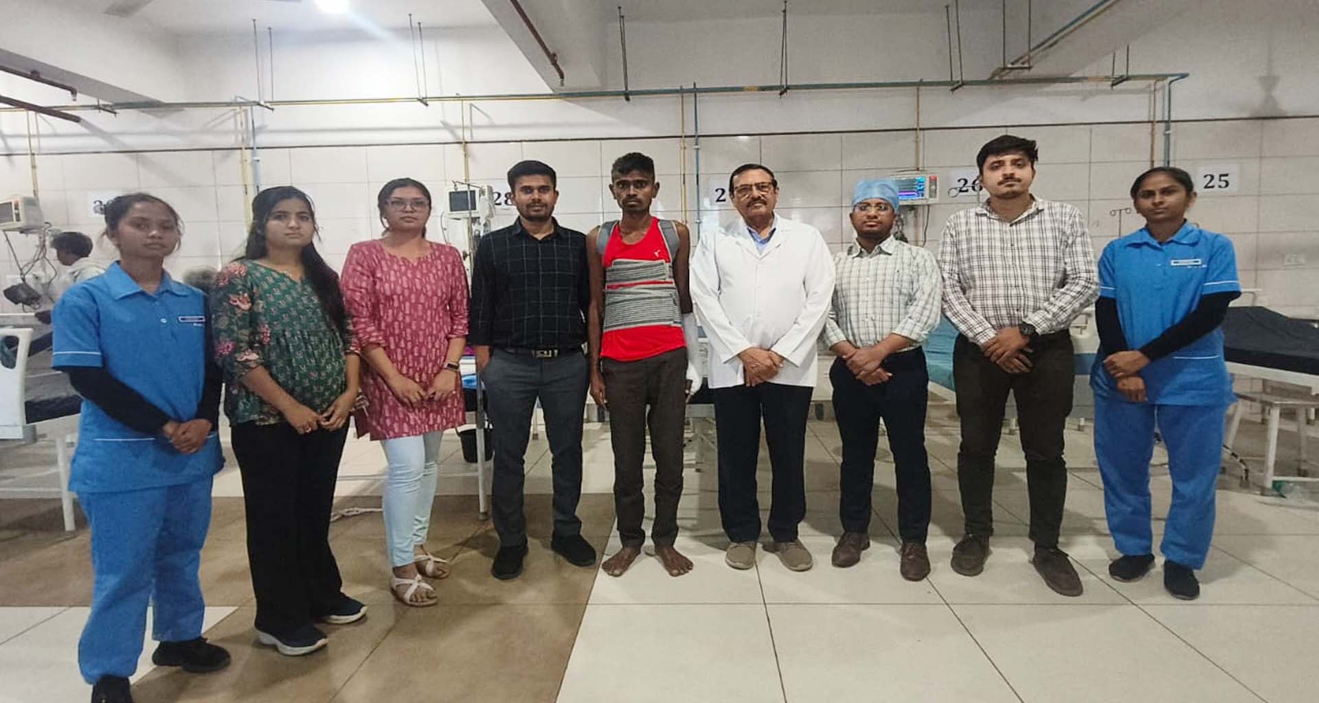 પાલનપુર બનાસ સિવિલના તબીબોની કમાલ: 15 ફૂટથી પડેલા રાજસ્થાનના યુવકનો જીવ બચાવ્યો