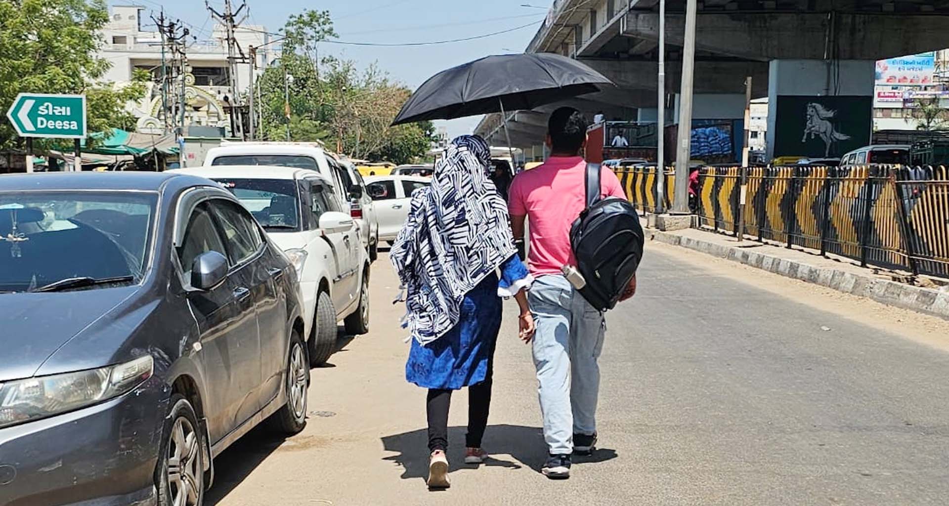 ડીસામાં કાળઝાળ ગરમી : તાપમાનનો પારો ૪૩ ડિગ્રીએ પહોંચતા જનજીવન પ્રભાવિત