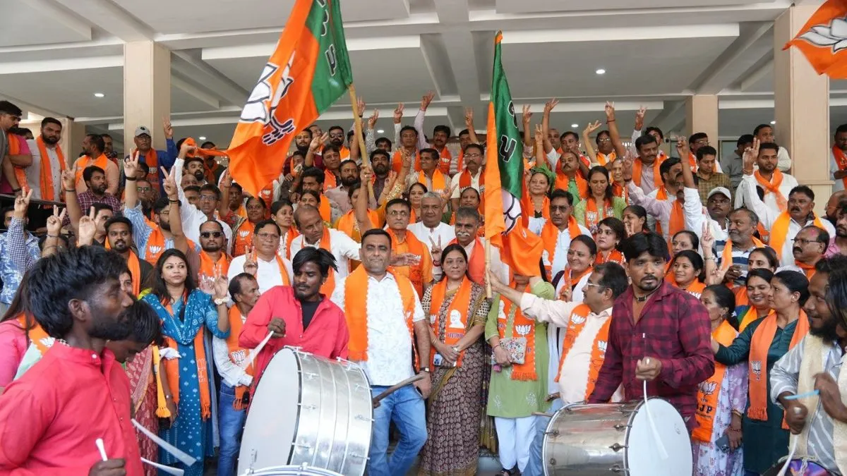 ગુજરાત મ્યુનિસિપલ ચૂંટણીમાં ભાજપે વિપક્ષનો સફાયો કર્યો, તમામ 15 મ્યુનિસિપલ કોર્પોરેશનો કબજે કર્યા