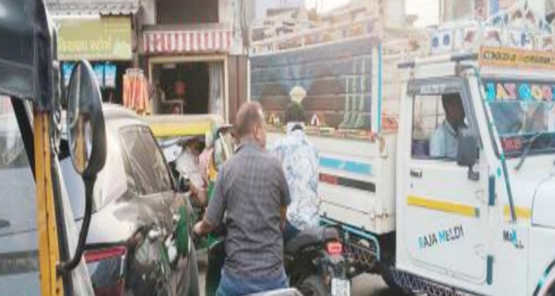 પાટણનાં જુનાગંજમાં સજૉતી ટ્રાફિક સમસ્યાનો કાયમી ઉકેલ લાવવા માંગ ઉઠી