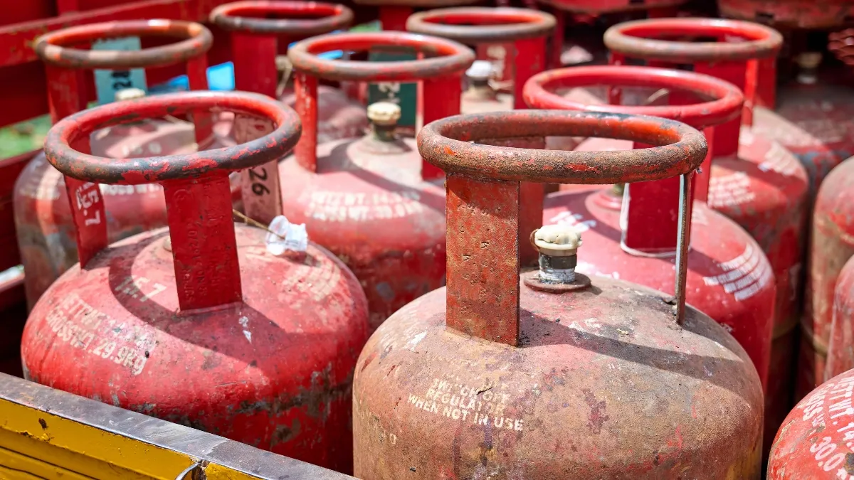 LPG સિલિન્ડરના ભાવમાં વધારો: મોંઘવારીને આંચકો, LPG સિલિન્ડરના ભાવમાં ₹993નો વધારો