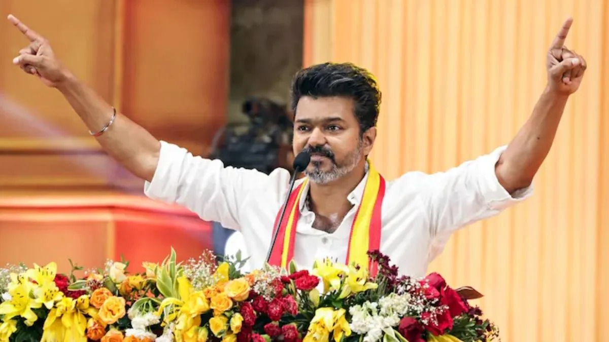 સુપરસ્ટાર વિજયની નવી પાર્ટી TVK એ DMK અને AIDMK ને હરાવ્યું, વલણોમાં નોંધપાત્ર માર્જિનથી આગળ