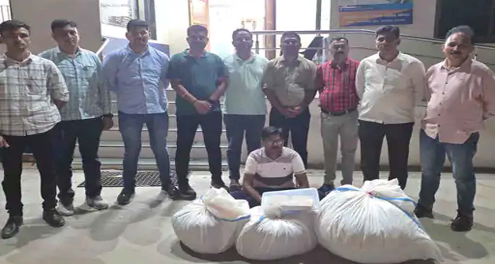 નશા મુક્ત બનાસકાંઠા અભિયાન: પાલનપુરમાં SOGએ ₹12 લાખનો ગાંજો ઝડપી પાડી મોટું નેટવર્ક એક્સપોઝ કર્યું