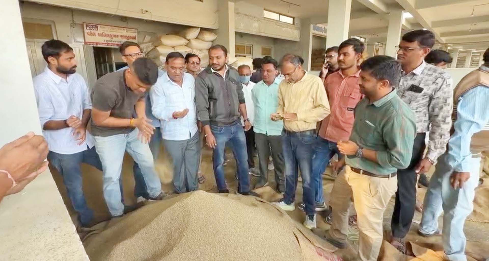 મસાલા નગરીમાં મંદીનો ફટકો: ઊંઝામાં જીરાના ઘટતા ભાવે જગતના તાતની મુશ્કેલી વધારી