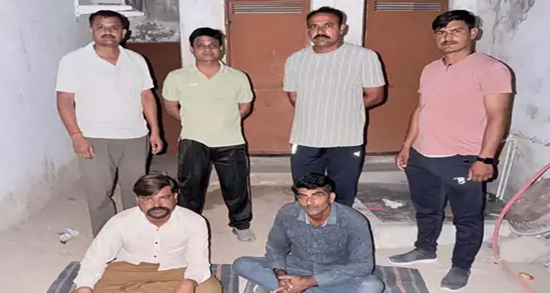 વાવમાં IPL સટ્ટાબાજી પર પોલીસનો દરોડો : PDMEXCH આઈડી દ્વારા ઓનલાઈન જુગાર ચલાવતા બે ઝડપાયા