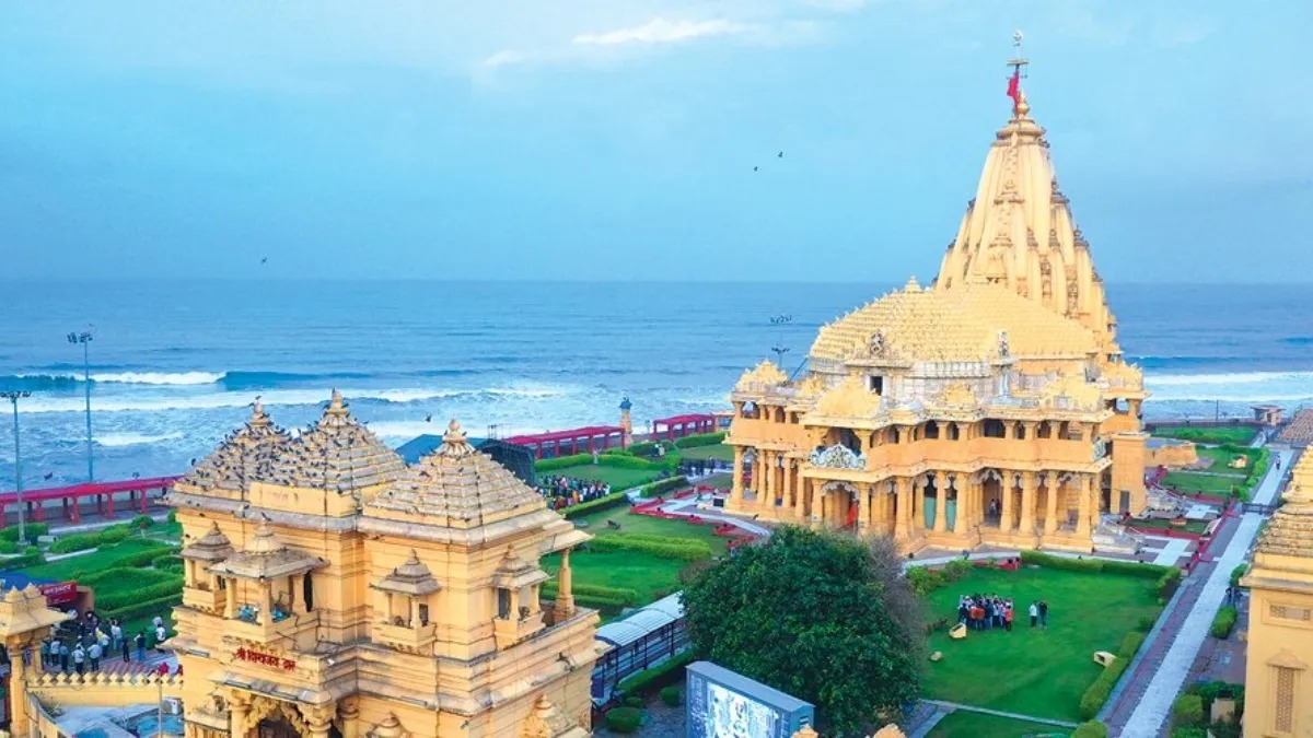 સોમનાથ મંદિરની વિશેષતા શું છે, તેના પર કોણે અને ક્યારે હુમલો કર્યો હતો? સંપૂર્ણ ઇતિહાસ અહીં જાણો