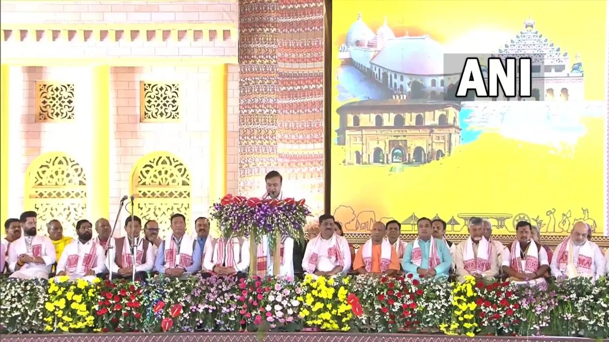 હિમંતા બિસ્વા શર્માએ મુખ્યમંત્રી પદના શપથ લીધા