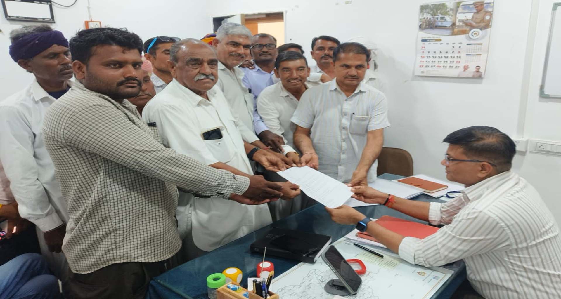 થરાદના ખેડૂતોની વેદના: સુજલામ સુફલામ નહેરને રાજસ્થાન બોર્ડર સુધી લંબાવવા ઉઠી માંગ