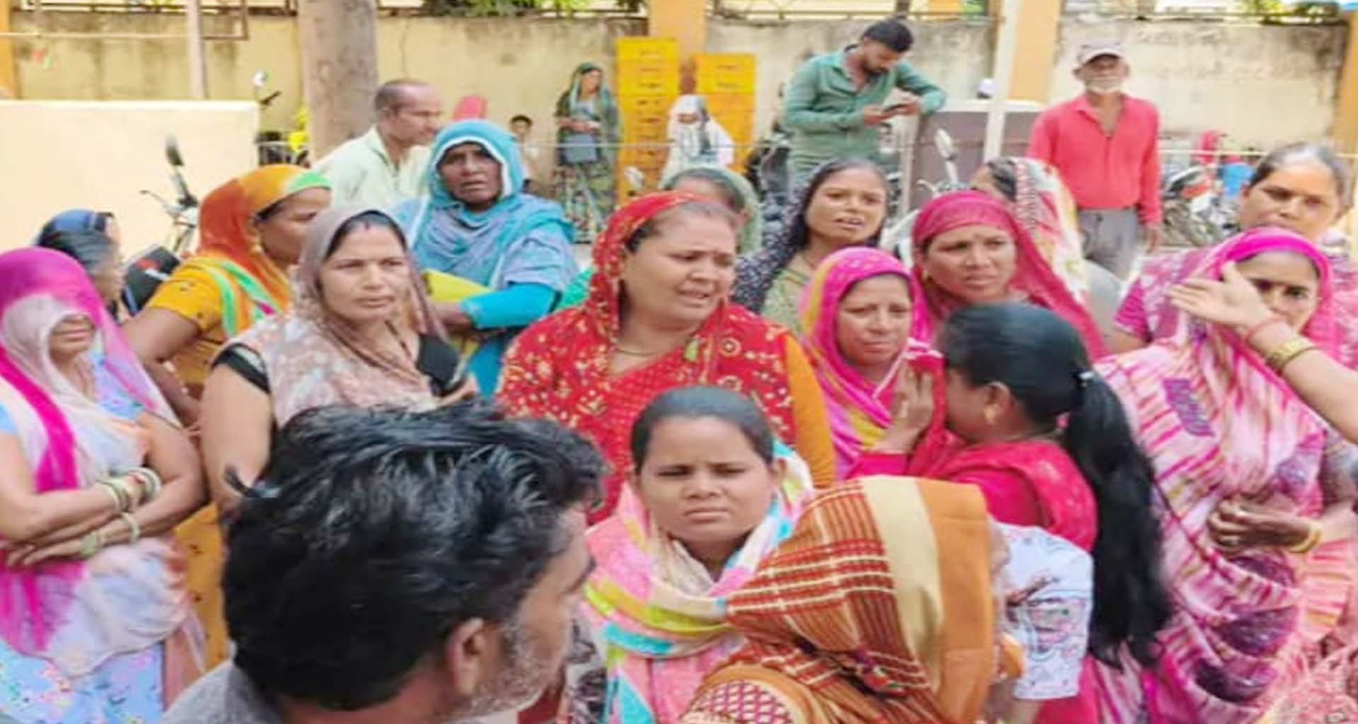 પાણીની સમસ્યાથી અંબાજીવાસીઓ પરેશાન: મહિલાઓનો તંત્ર સામે ઉગ્ર રોષ