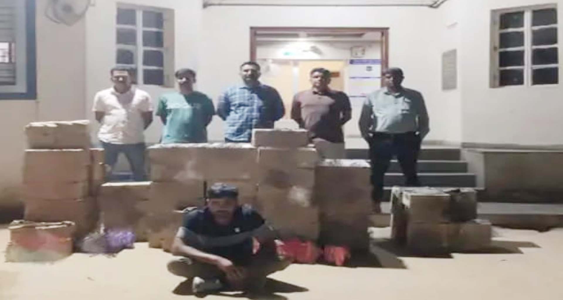 દાંતીવાડા: નાની મહુડી પાસે વિદેશી દારૂ ભરેલી કાર ઝડપાઈ, ₹20.78 લાખનો મુદ્દામાલ જપ્ત