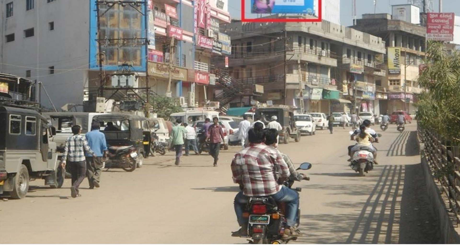 ડીસામાં પરપ્રાંતિયોની બેરોકટોક ઘૂસણખોરી પોલીસ તપાસમાં અનેક રહસ્યો ખૂલવાની શક્યતા