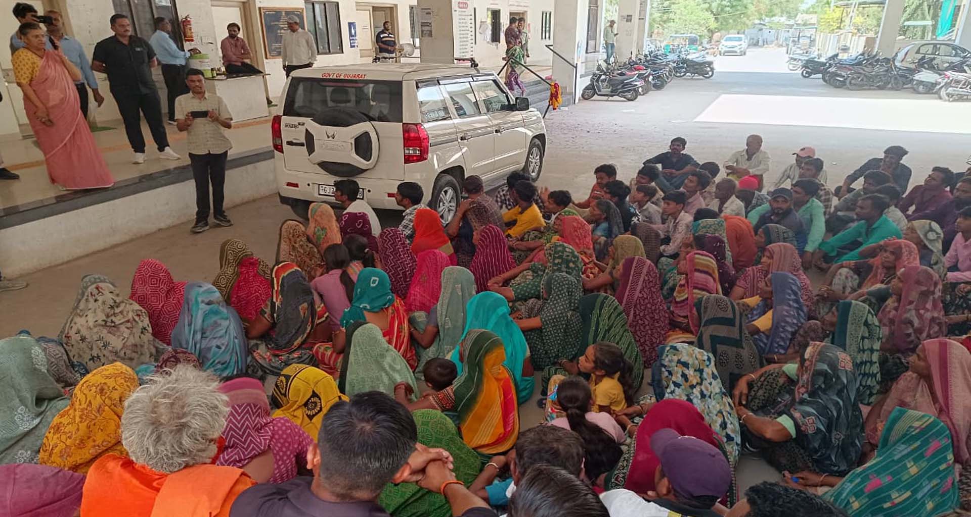 પાટણમાં મેગા ડિમોલિશનની તૈયારી: પિતાંબર તળાવ કિનારેથી 104 દબાણો દૂર કરવા પાલિકાનું અલ્ટીમેટમ