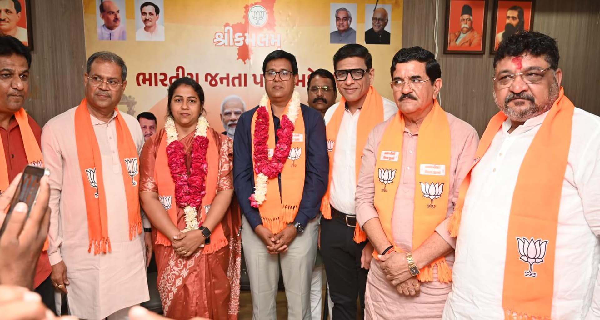 મહેસાણા મહાનગરપાલિકામાં નવા હોદ્દેદારોની નિમણૂક : સોનલબેન ઓઝા શહેરના નવા મેયર 