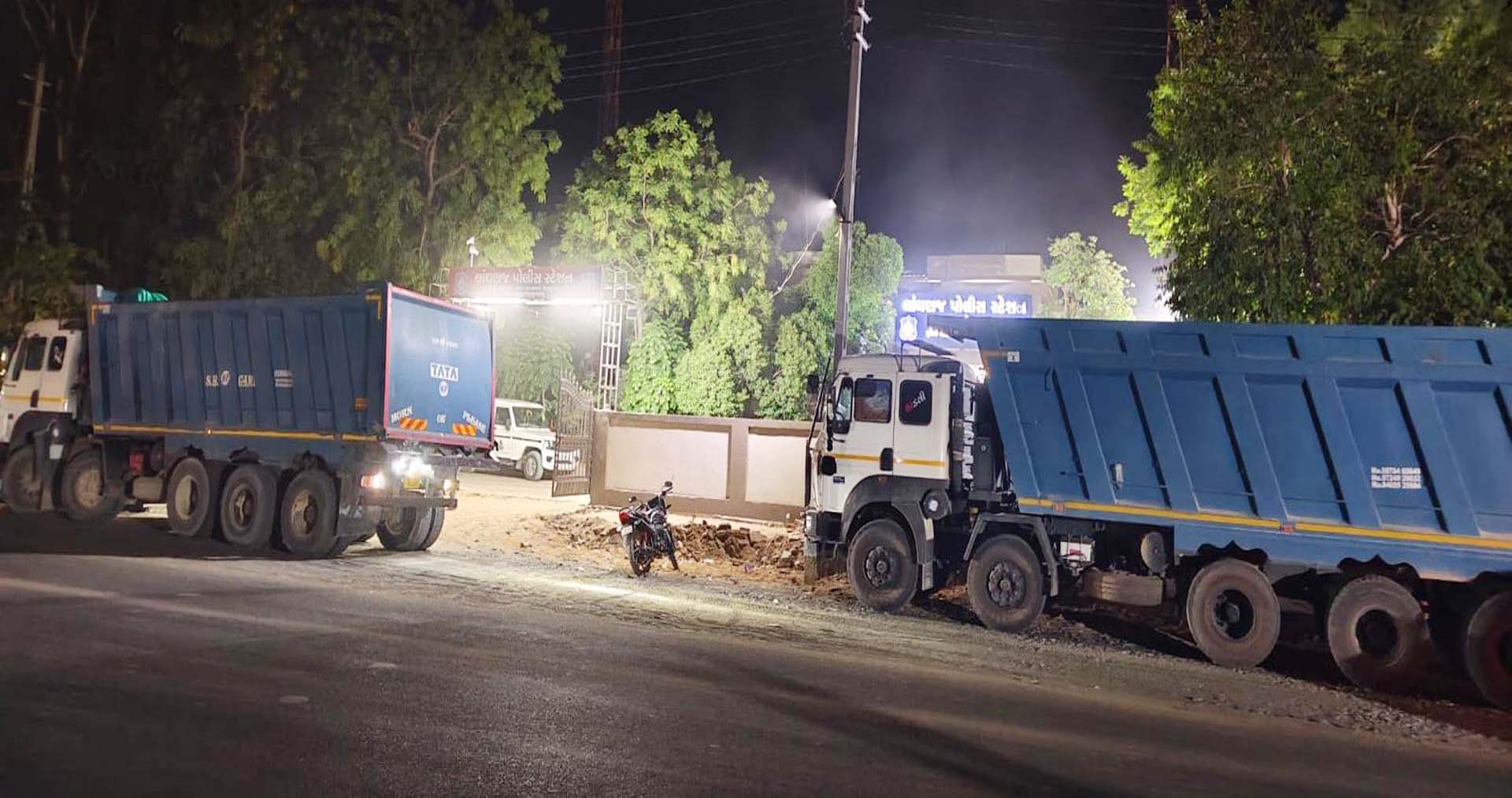 લાંઘણજ પોલીસ એક્શન મોડમાં: ભાસરીયા ચોકડી નજીકથી ૪ ડમ્પર ડિટેઇન