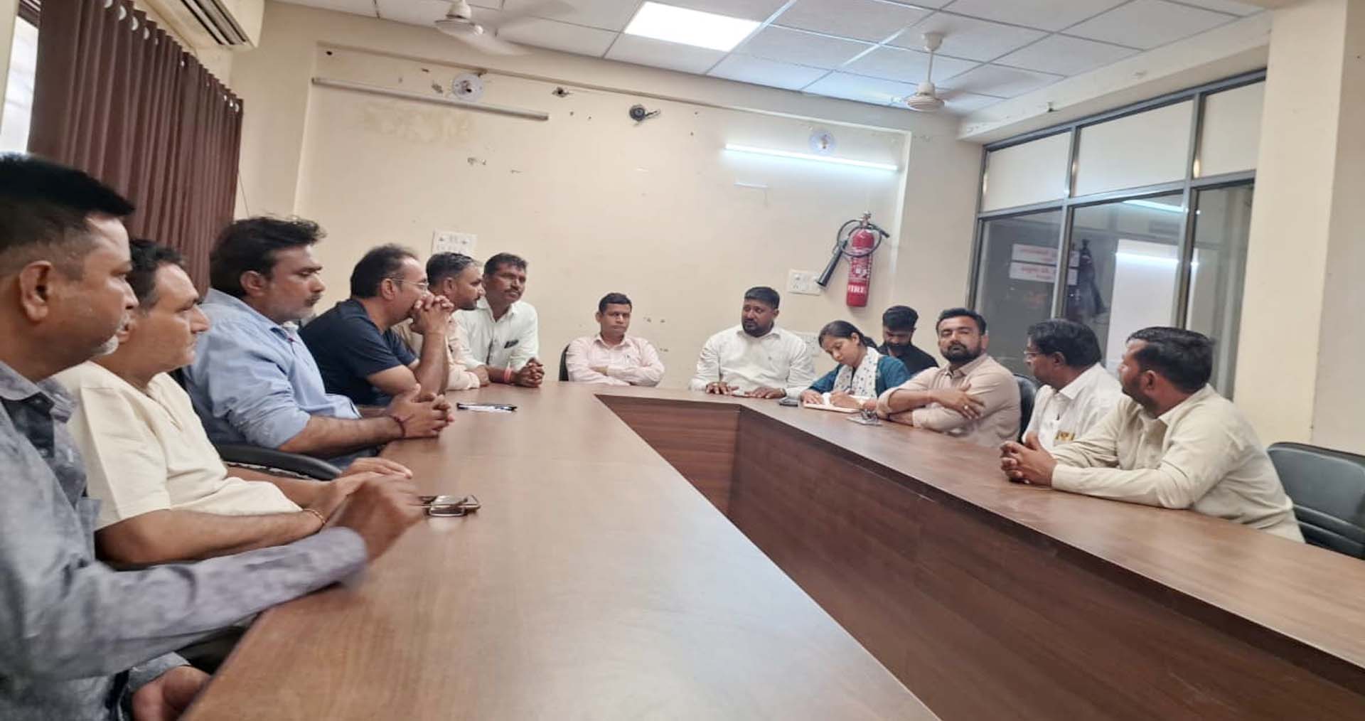 ભાભર નગરપાલિકા દ્વારા રાજ્ય સરકારના મંત્રીના અધ્યક્ષ સ્થાને પ્રિ -મોન્સુન પ્લાન સમિક્ષા બેઠક યોજાઈ