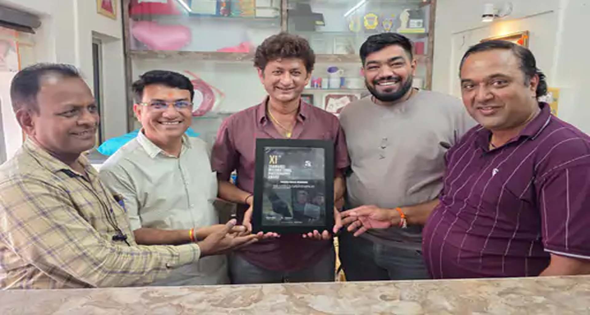 વિદેશની ધરતી પર હિંમતનગરના ફોટોગ્રાફરનો ડંકો: 'ધ ગ્રેટ ફોટોગ્રાફર' એવોર્ડથી સન્માનિત