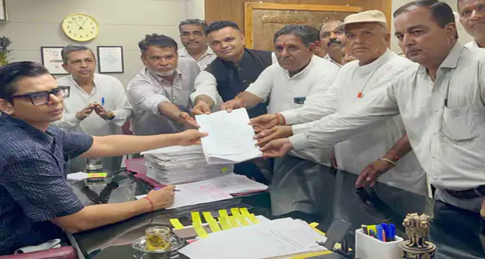 દાંતીવાડામાં આક્રોશ: ઝાત ગામમાં ગેરકાયદેસર ખનન સામે ગ્રામજનો મેદાને