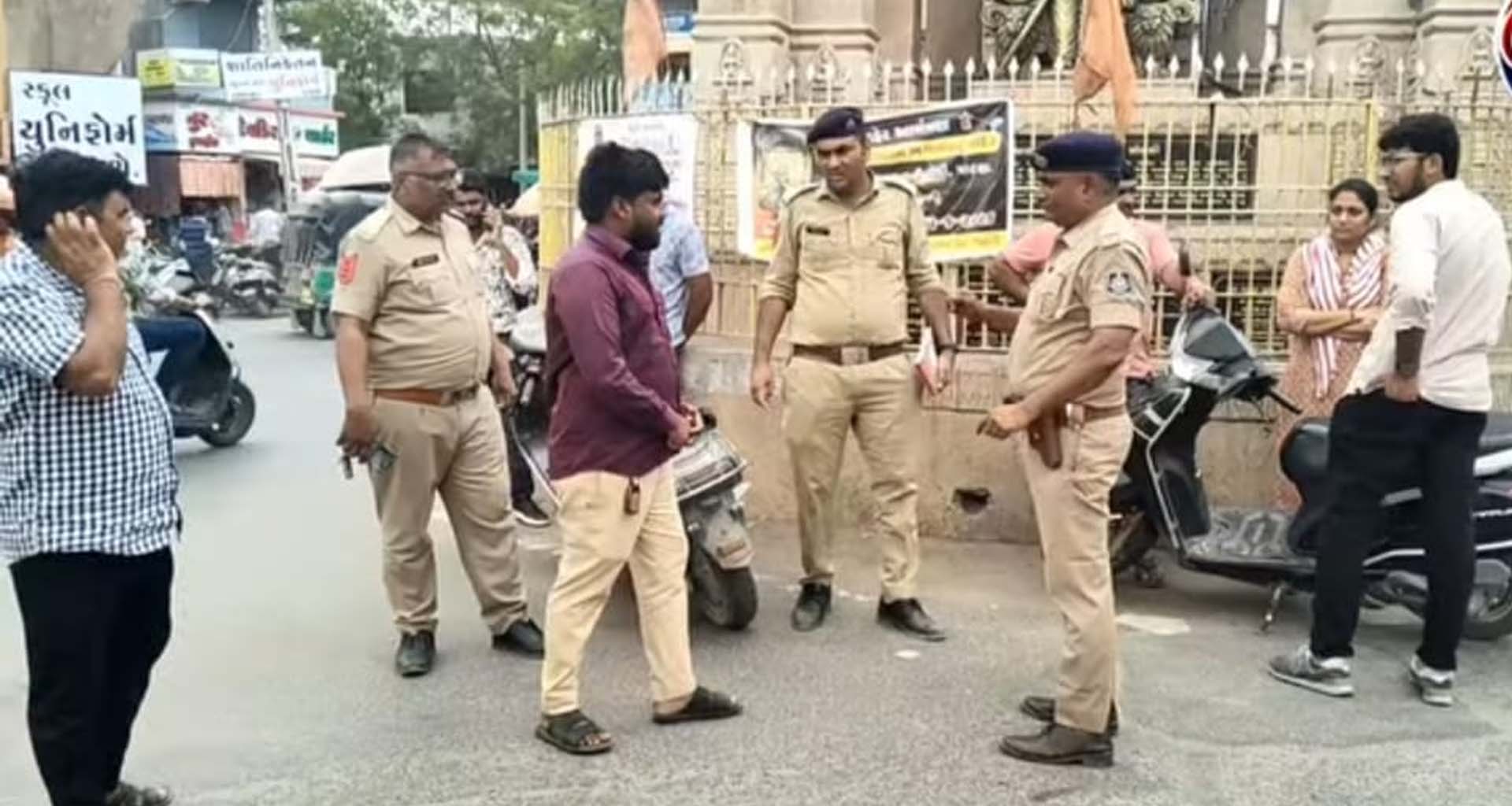 પાટણમાં પોલીસ એક્શન મોડમાં: ટ્રાફિક સમસ્યા નિવારવા બગવાડા દરવાજા પાસે ડ્રાઇવ યોજાઈ