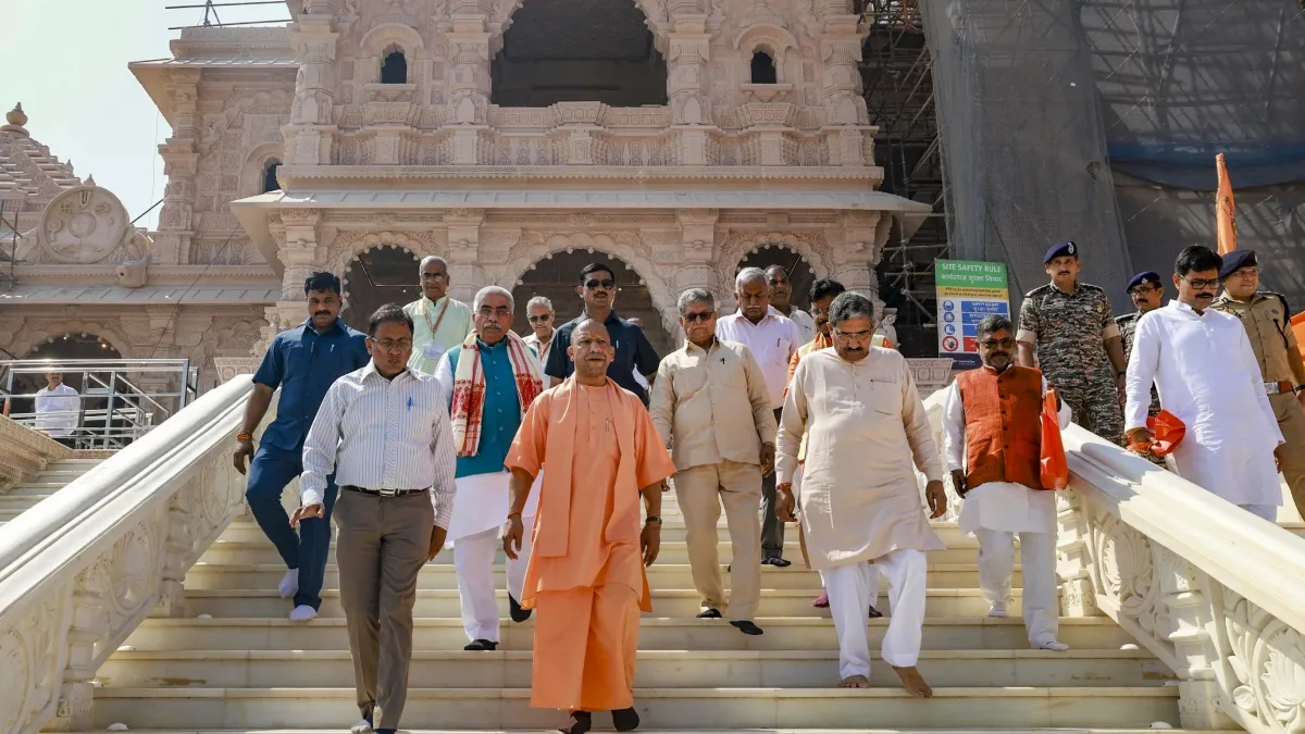 રામ મંદિરમાં ચોરીના વિવાદ વચ્ચે સીએમ યોગીએ અયોધ્યાની મુલાકાત લીધી, ચંપત રાયને કાર્યક્રમથી દૂર રહેવા નિર્દેશ આપ્યો