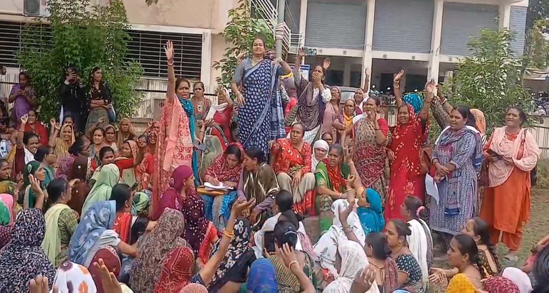 પાલનપુરમાં આશાવર્કર બહેનોનું વિરોધ પ્રદર્શન, પોલિયો બહિષ્કારની ચીમકી