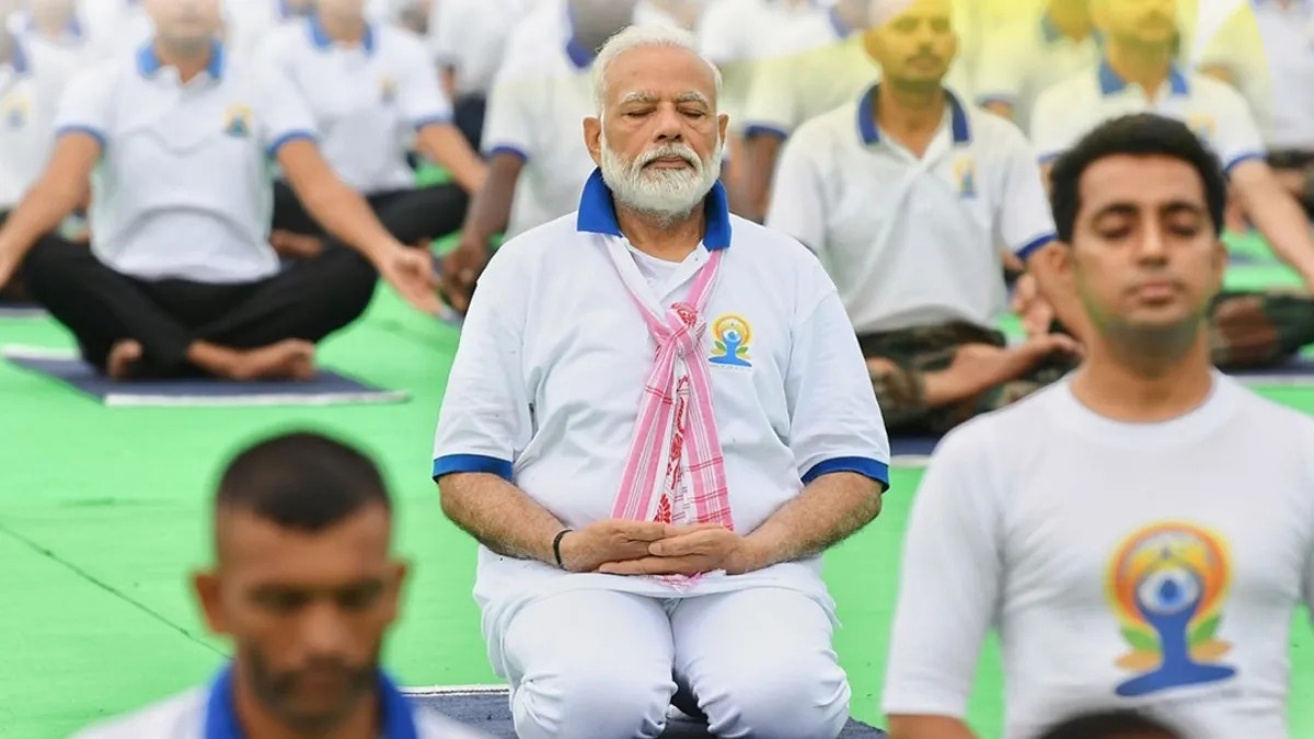 યોગ એ વિશ્વનો સૌથી મોટો સમુદાય ઉત્સવ છે, તેને તમારા જીવનનો એક ભાગ બનાવો: નરેન્દ્ર મોદી