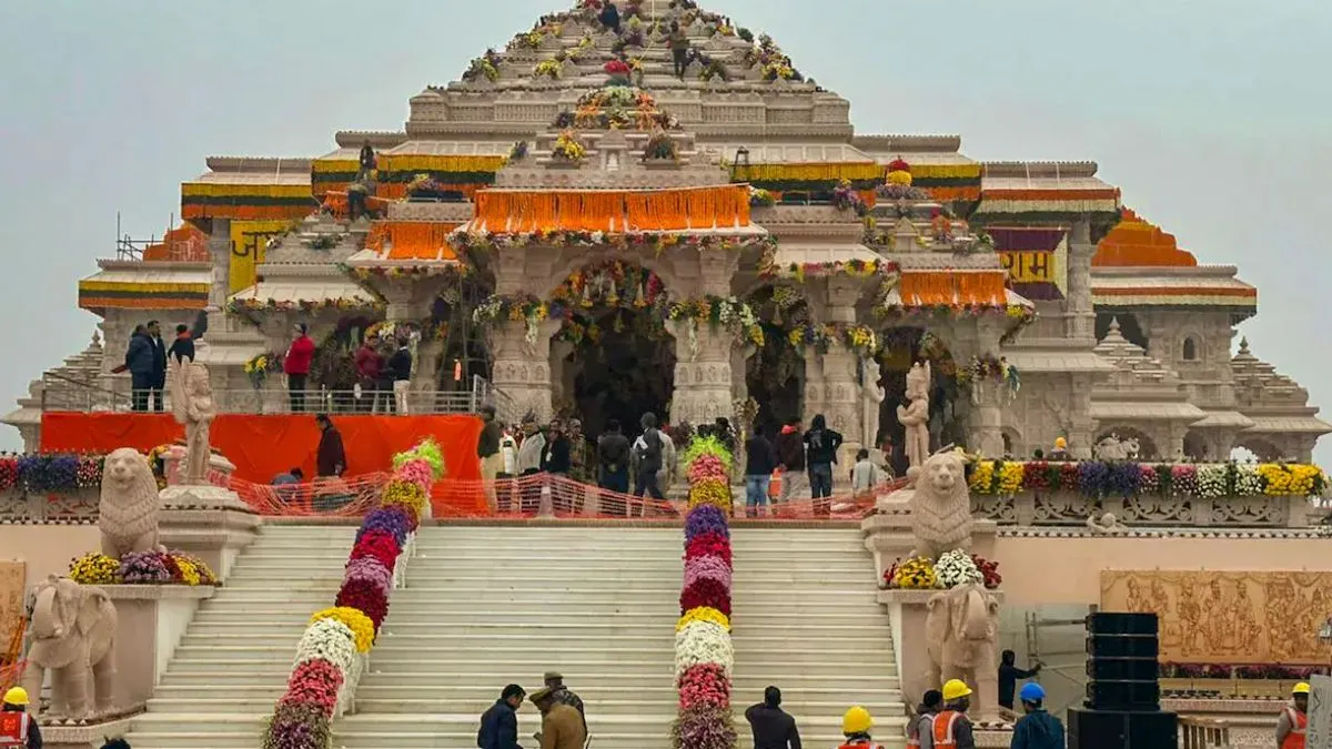 અયોધ્યા રામ મંદિર પ્રસાદ કેસની તપાસ કરી રહેલી SIT એ મુખ્યમંત્રી યોગી આદિત્યનાથ સાથે મુલાકાત કરી, પ્રારંભિક અહેવાલ સુપરત કર્યો