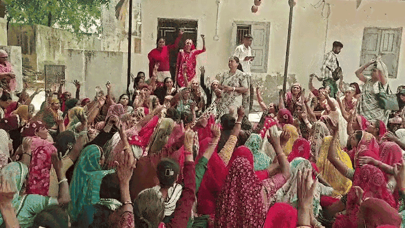 થરાદમાં આશા વર્કરોનો આક્રોશ, 4 મહિનાથી પગાર ન મળતા પોલિયો અભિયાનના બહિષ્કારની ચીમકી