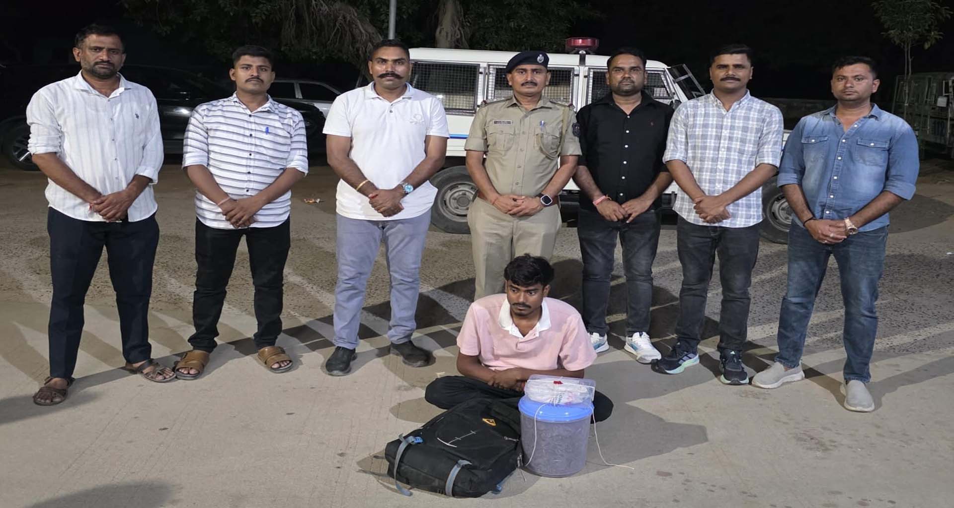 ઊંઝામાં મોટો ડ્રગ્સ નેટવર્ક પર્દાફાશ: દુકાનમાંથી 1.11 કિલો ગાંજો ઝડપાયો, સગીર સહિત બે ઝડપાયા